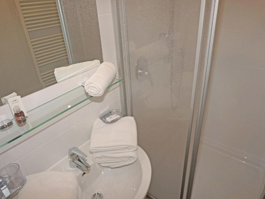 A bathroom at Apartment Ladis-11 by Interhome
