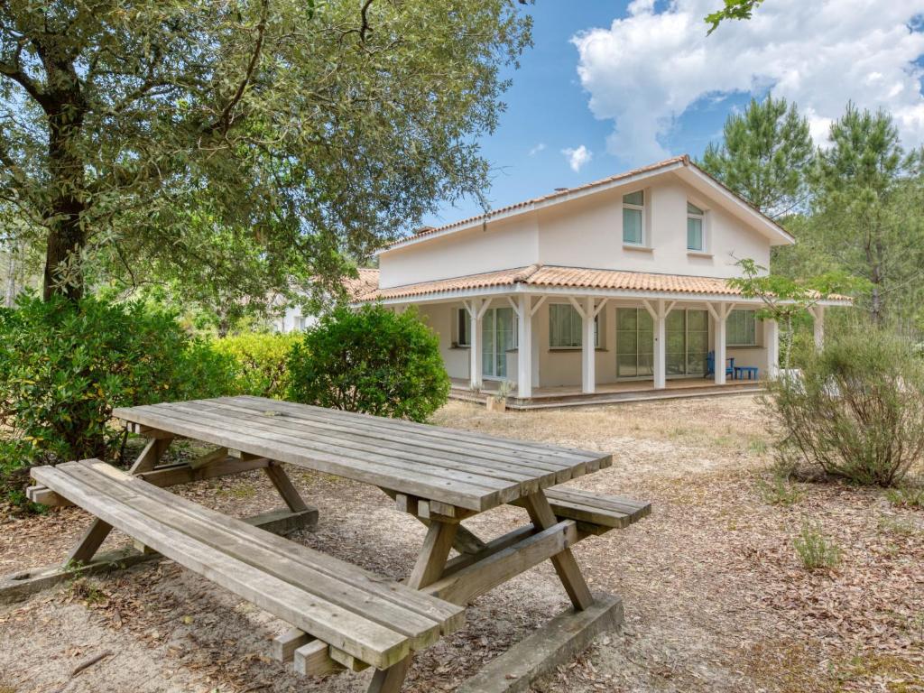 Vonkajšia záhrada v ubytovaní Holiday Home Hibiscus by Interhome