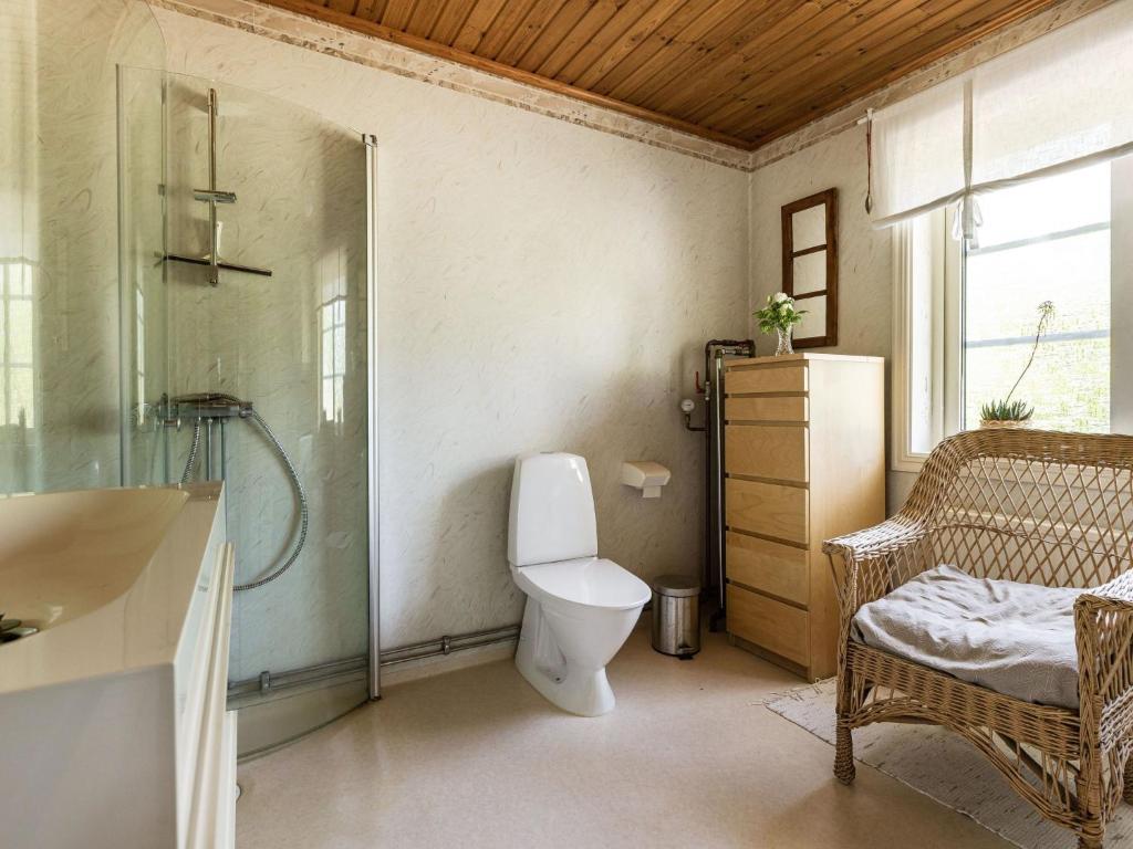 Koupelna v ubytování Holiday Home Vänneböke by Interhome