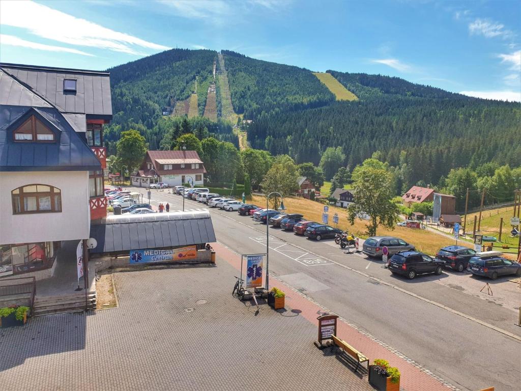 Nespecifikovaný výhled na hory nebo výhled na hory při pohledu z apartmánu