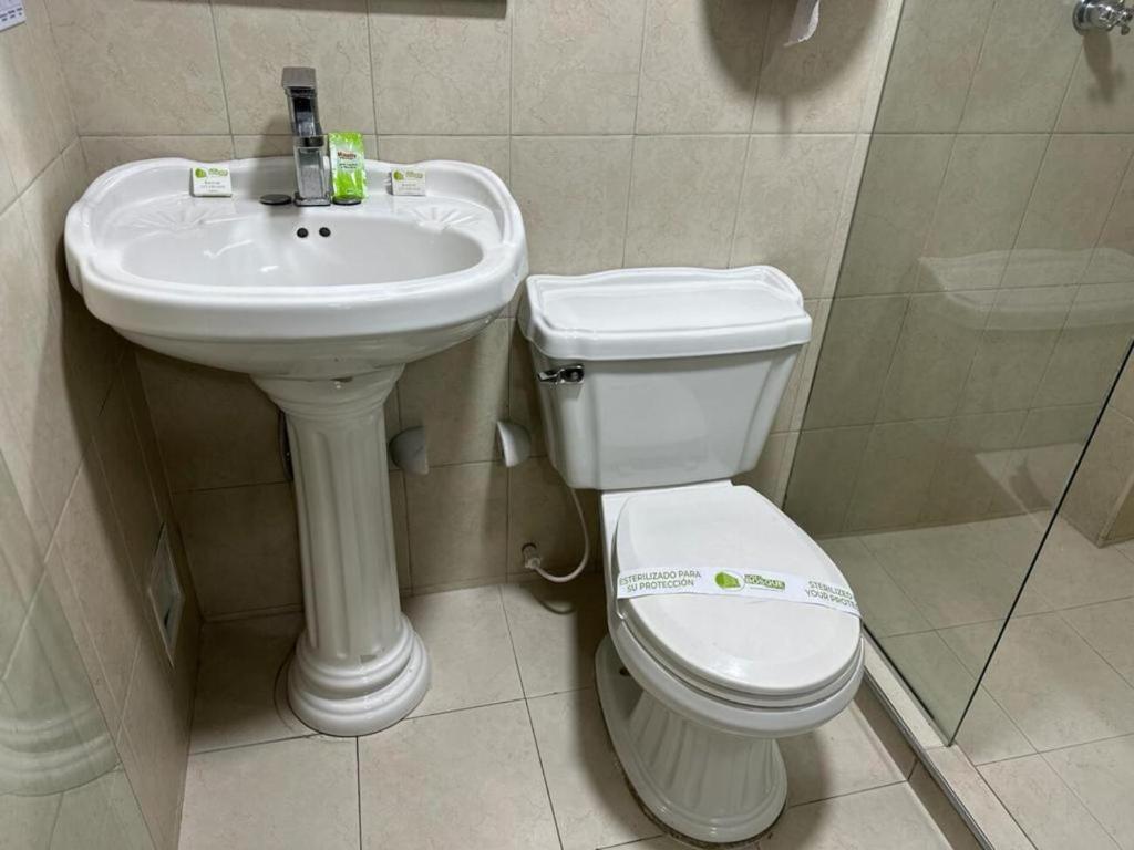 Koupelna v ubytování Hotel Bosque Chapinero
