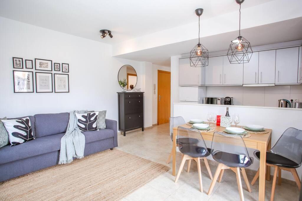 AL38 elegant apartment in Fenals beach