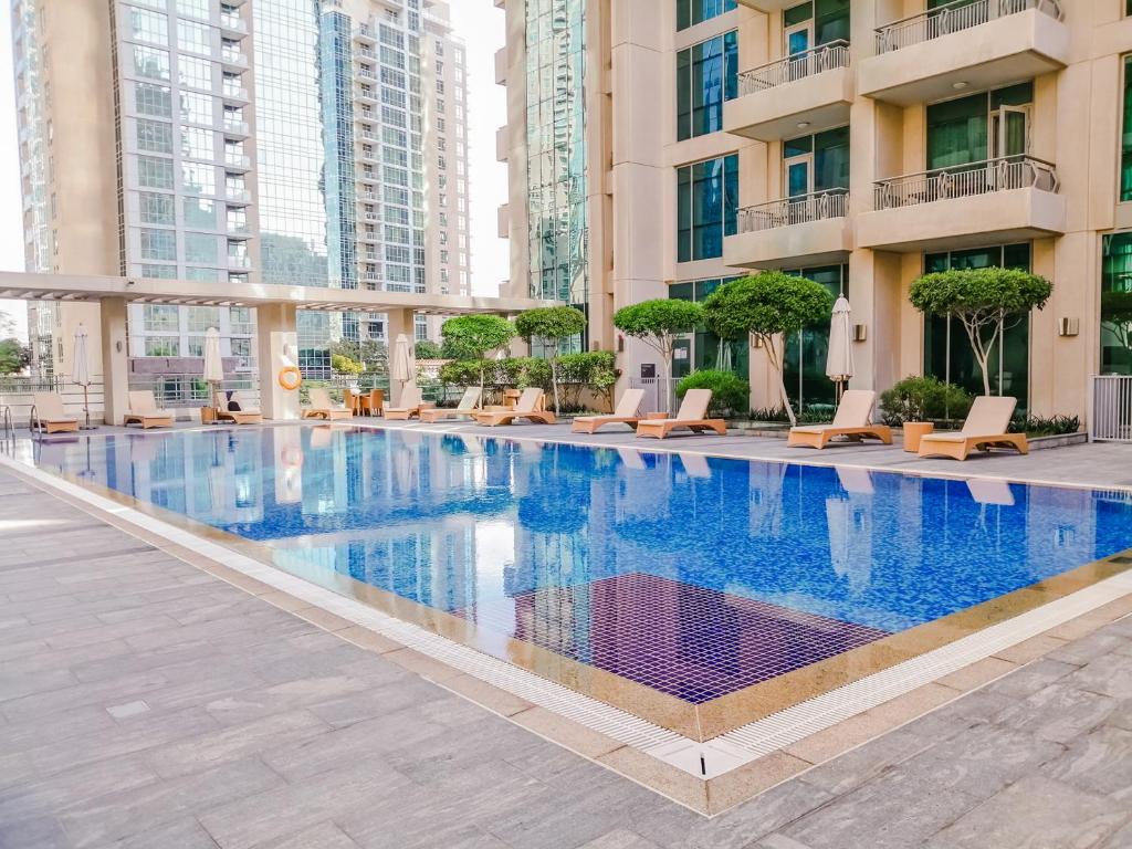Bazén v ubytování Nasma Luxury Stays - Boulevard Central Tower nebo v jeho okolí