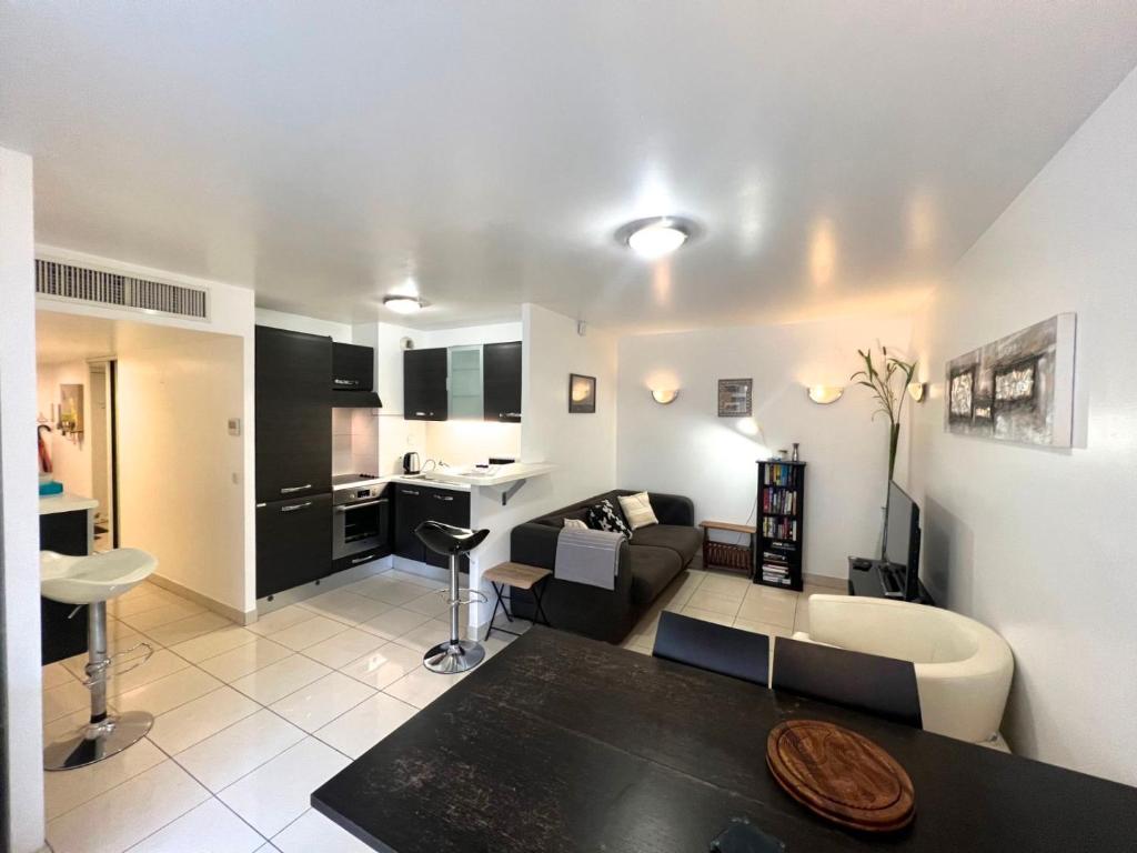 Sunlight Properties Mirage Central Nice with Parking and Terrace