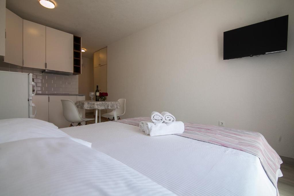 Eni apartments BOL - Studio Mit Meerblick