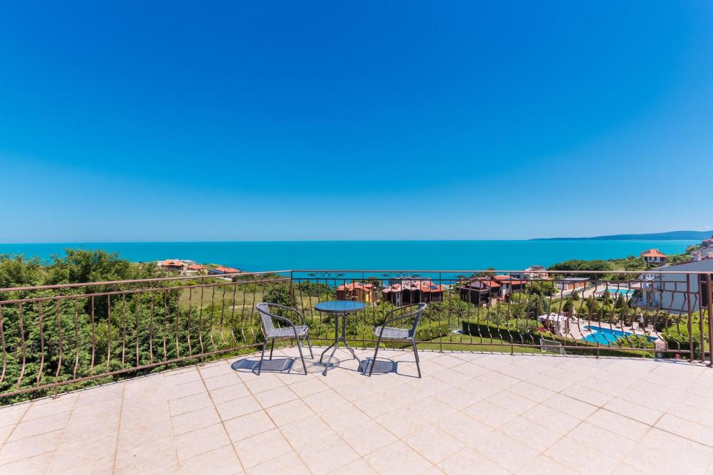 Via Pontica 123 Guest Apartments - отзывы и видео