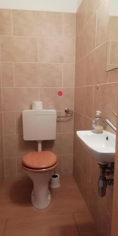 Koupelna v ubytování VIP-Camping, zelten im Garten