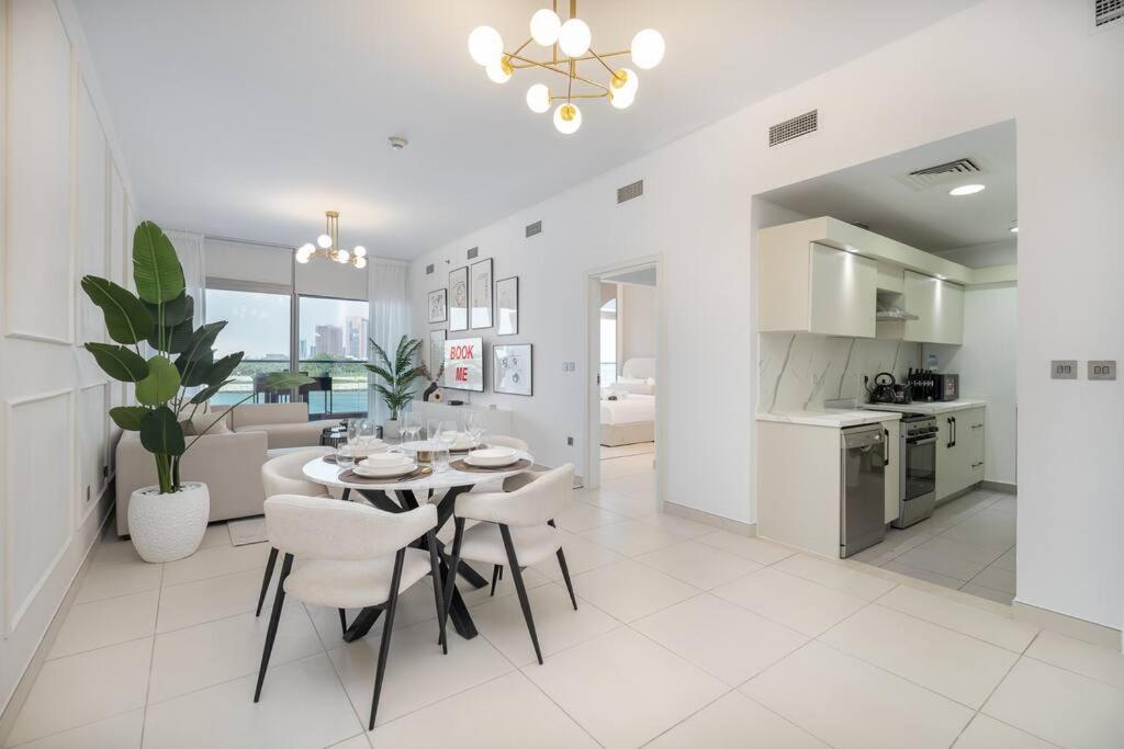 Fotografie z fotogalerie ubytování Palm Apartment for 2, with Private Beach Access! v Dubaji