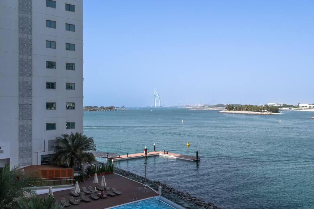 Fotografie z fotogalerie ubytování Palm Apartment for 2, with Private Beach Access! v Dubaji