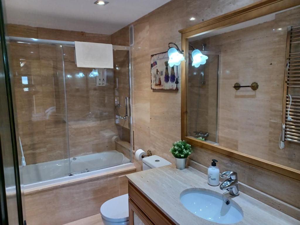 A bathroom at La Libélula de Gredos