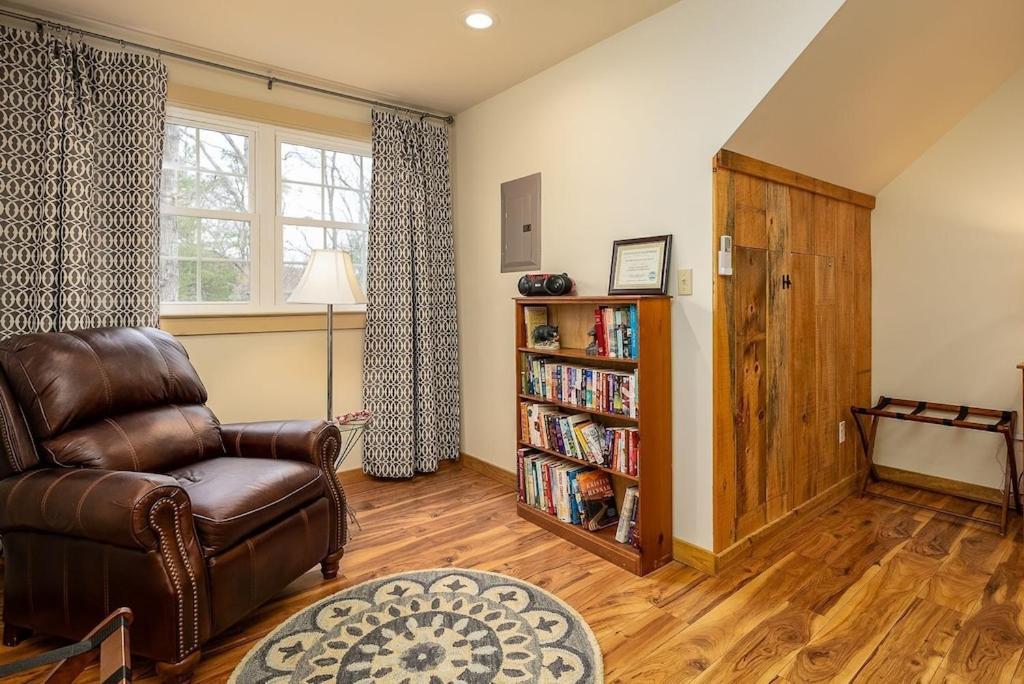 Mockingbird Mountain Spa and Retreat photo