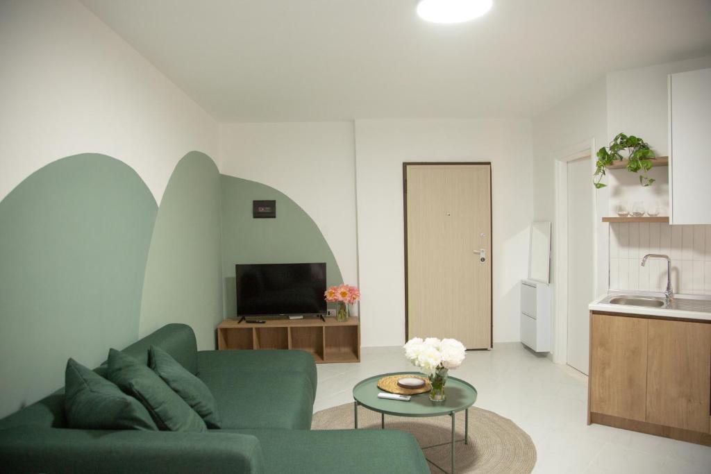 Lulu Suites - Olive - Image 5