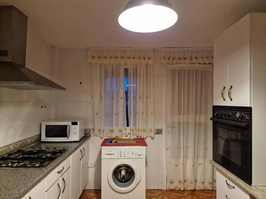 Kuchyň nebo kuchyňský kout v ubytování Casa Rural La Malena