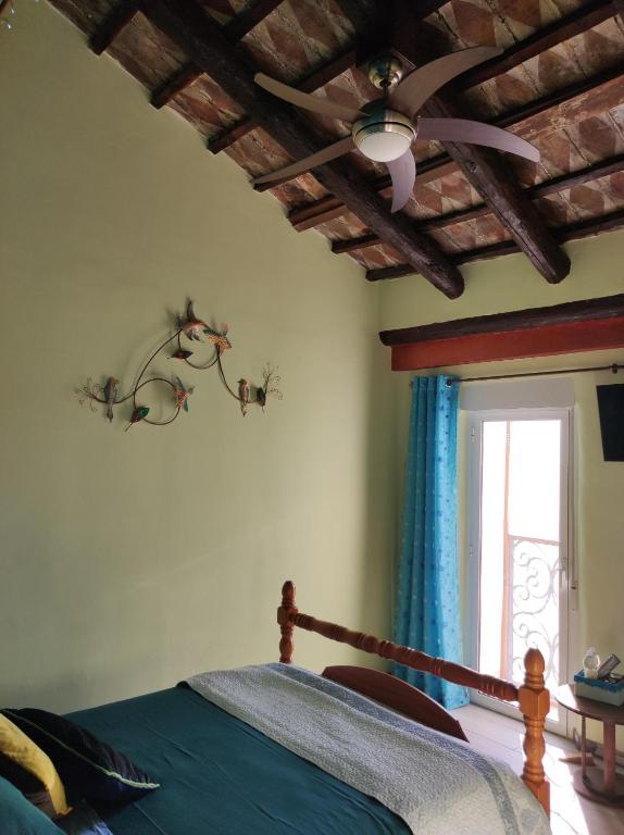 A bed or beds in a room at Casa de Bello