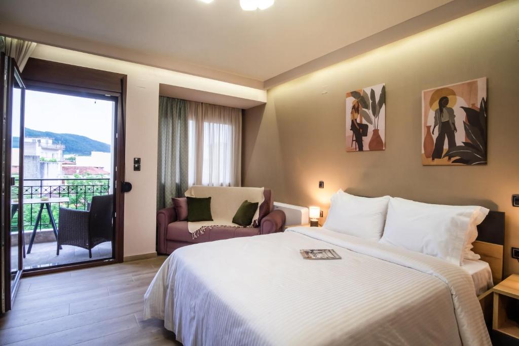 Una cama o camas en una habitación de Twelve Studios