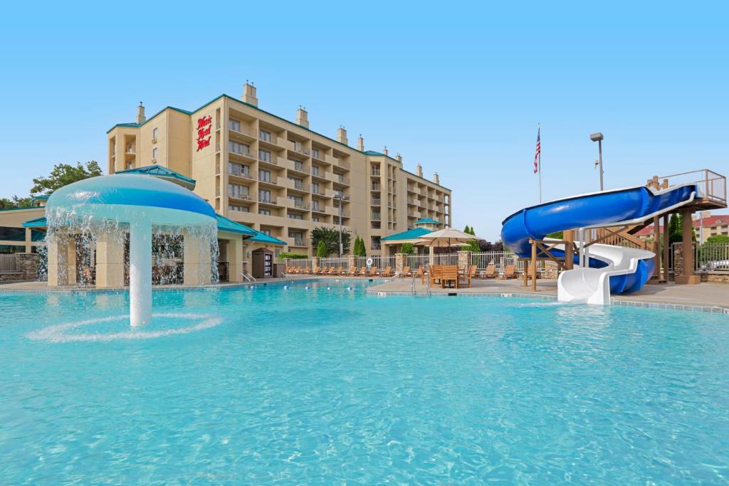 Бассейн в Music Road Resort Hotel and Inn или поблизости