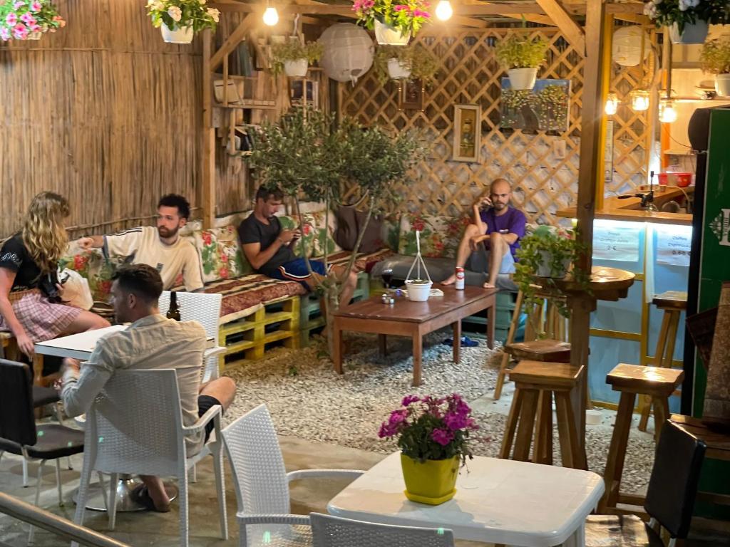 Vlora Backpackers Hostel & Bar LUNGOMARE - Image 4