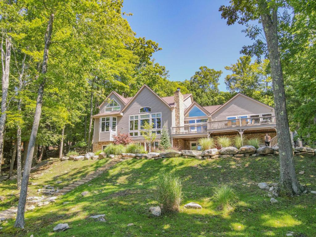 Lake Front Indoor Pool Upscale Interior Fab, Deer Park (updated prices