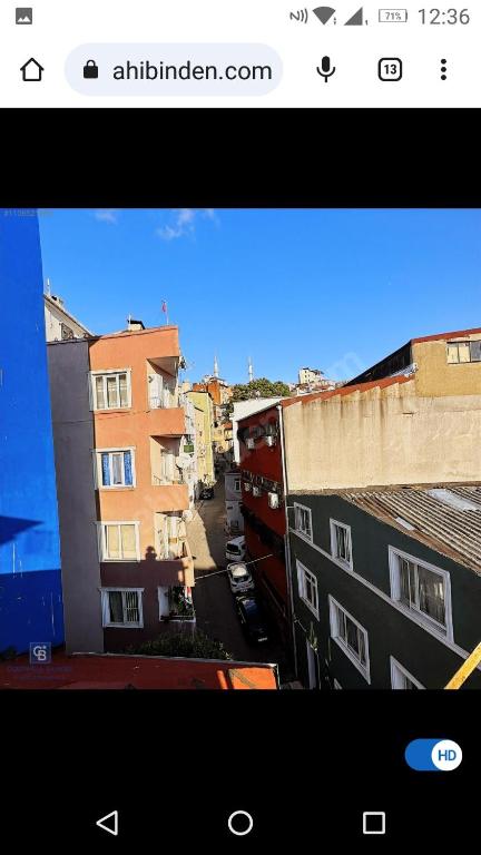 Capture d'écran d'une ville avec des bâtiments dans l'établissement Here 2 Sleep Here 2 Enjoy, à Istanbul