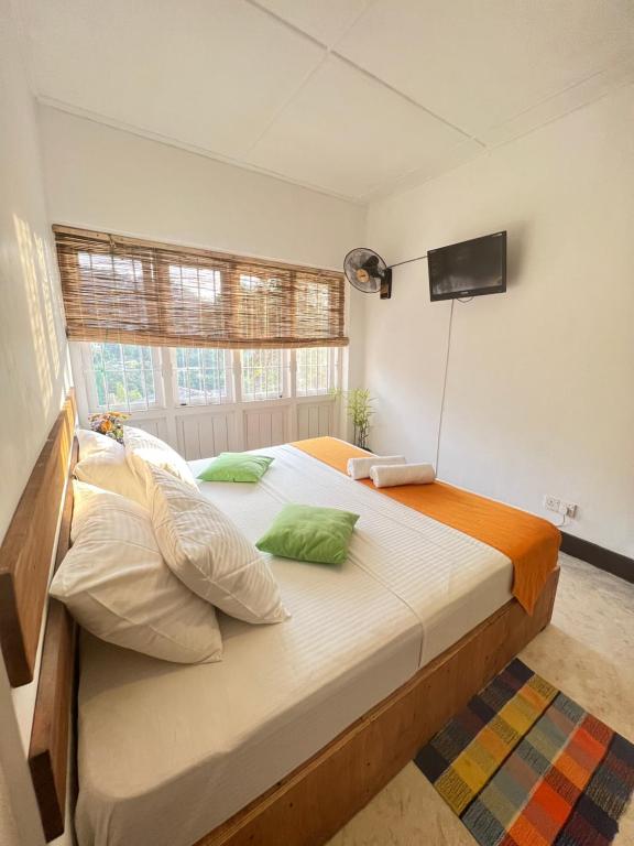 Postel nebo postele na pokoji v ubytování LOUIS LAKE VILLA