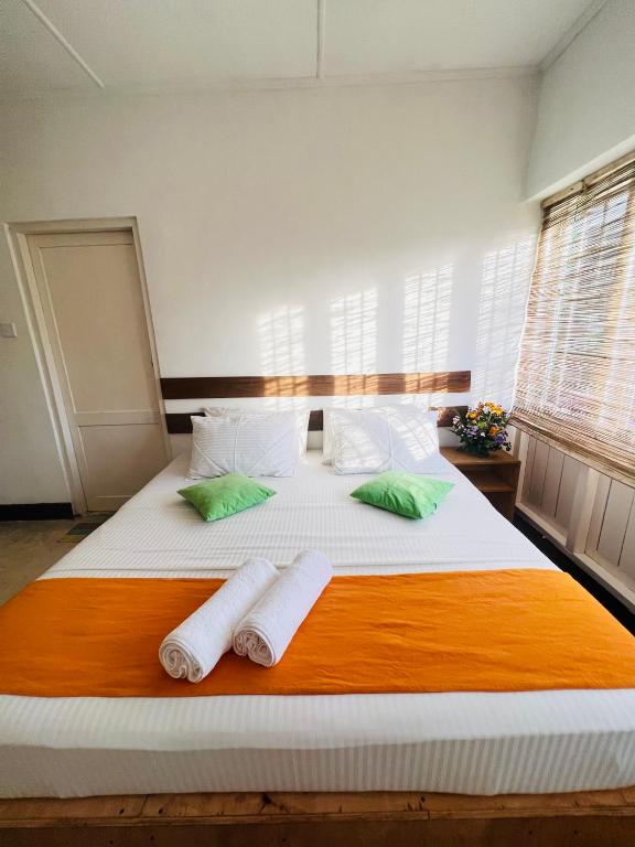 Postel nebo postele na pokoji v ubytování LOUIS LAKE VILLA