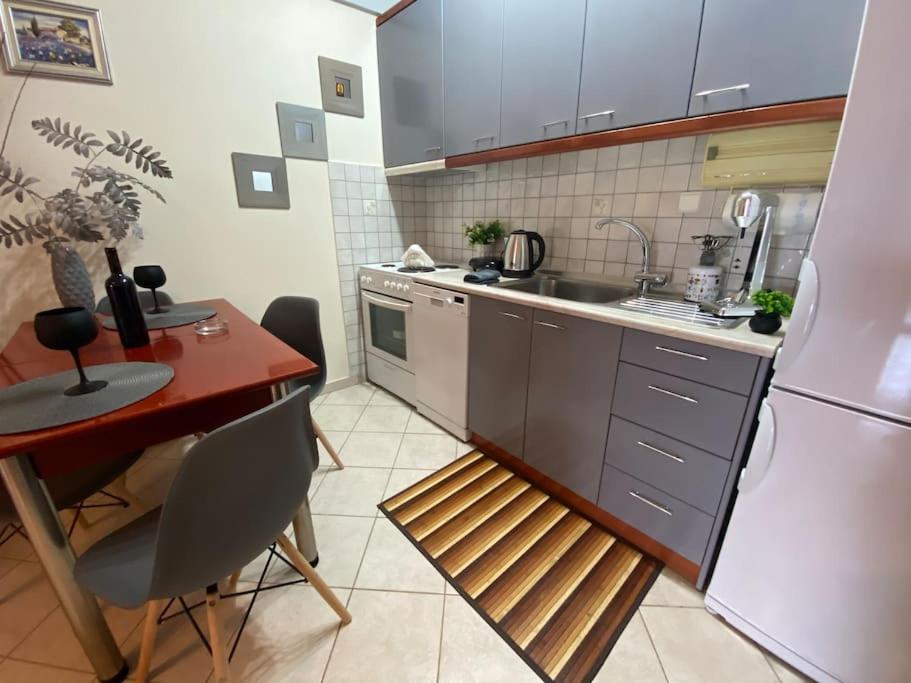 Kuchyň nebo kuchyňský kout v ubytování DeVal • Kiveri apartment •