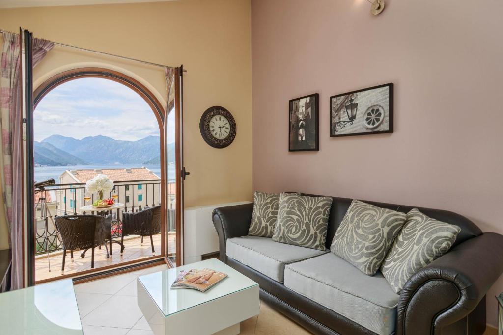 Nespecifikovaný výhled na hory nebo výhled na hory při pohledu z apartmánu