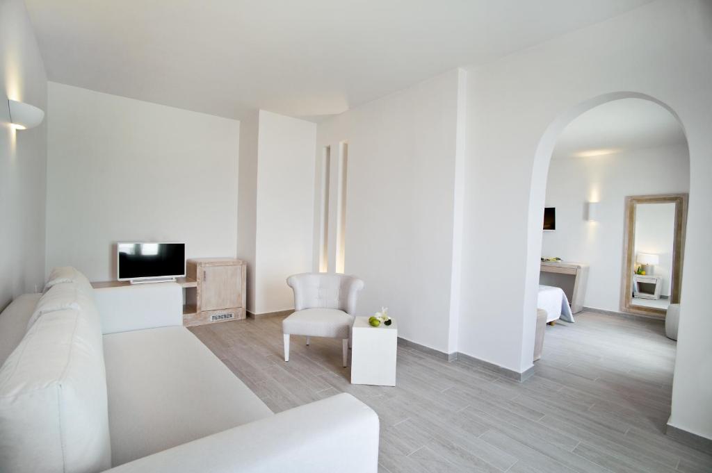 Santorini Palace - 18