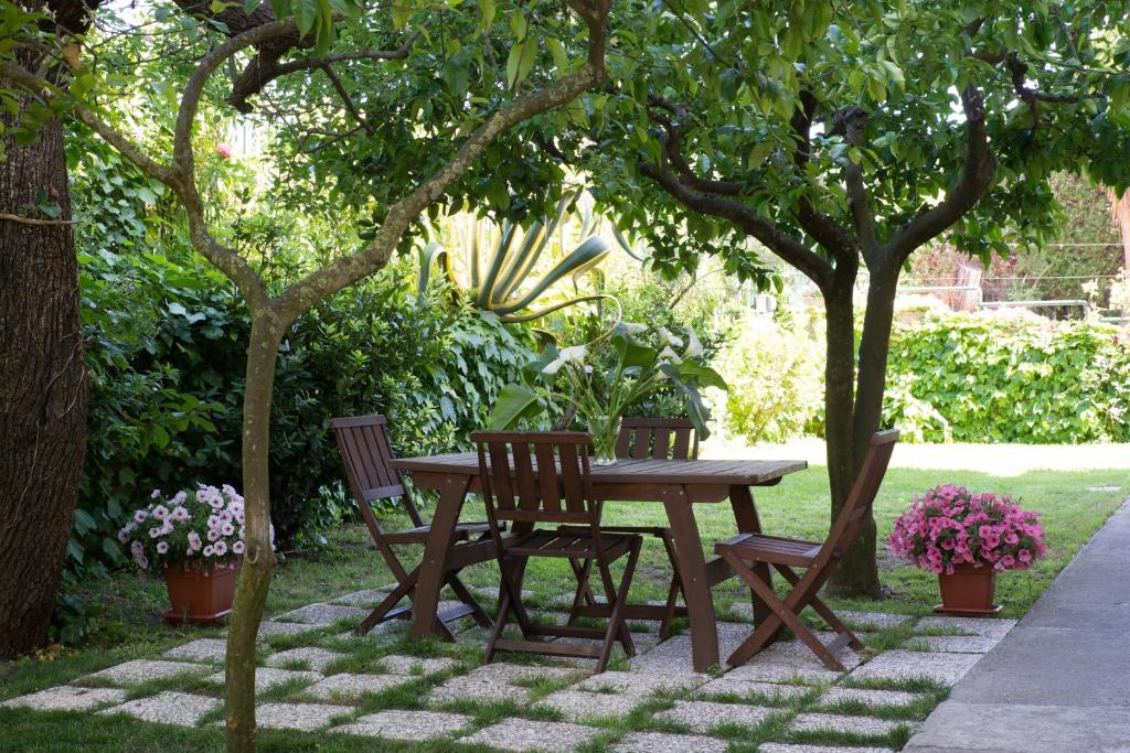 Vonkajšia záhrada v ubytovaní B&B Il Girasole