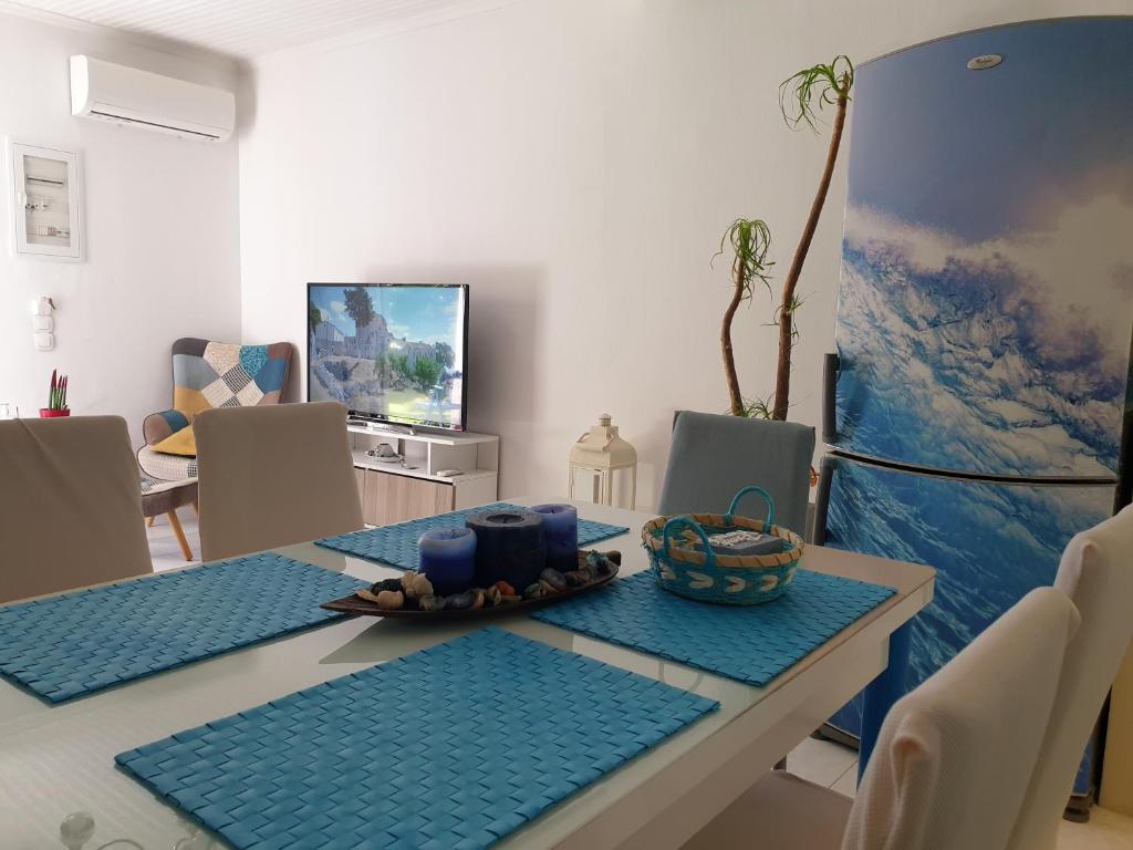 TV a/nebo společenská místnost v ubytování Aloe house Lakithra