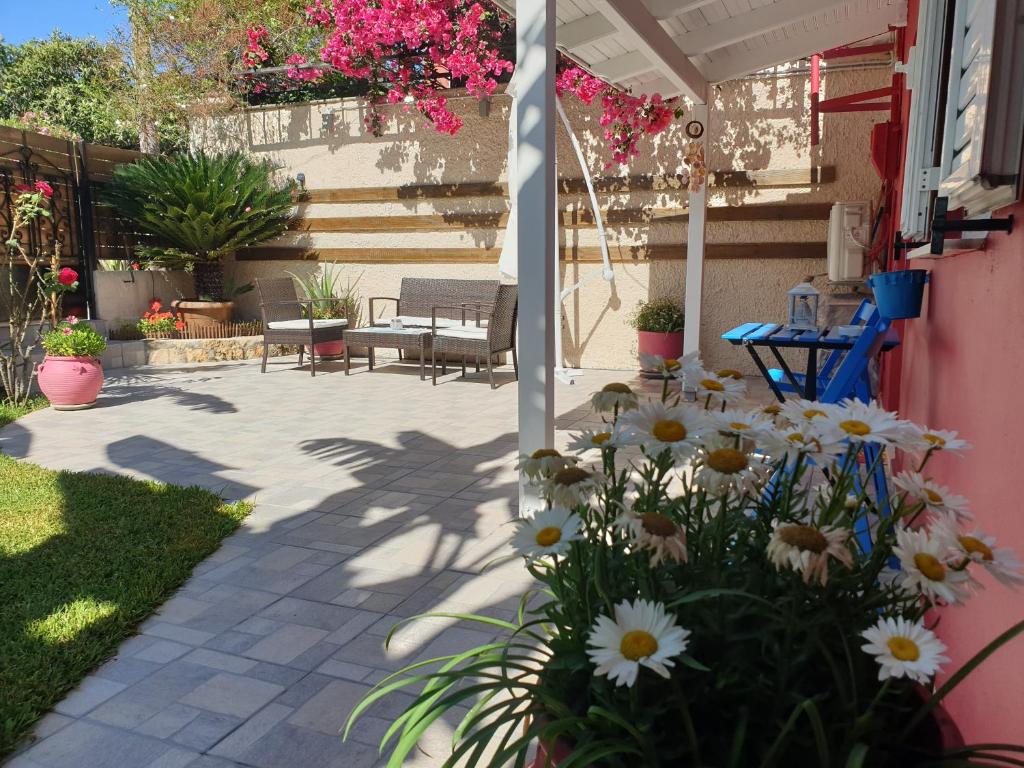 Zahrada ubytování Aloe house Lakithra