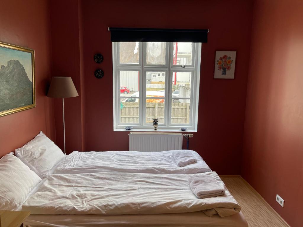Postel nebo postele na pokoji v ubytování Mánagisting Guesthouse