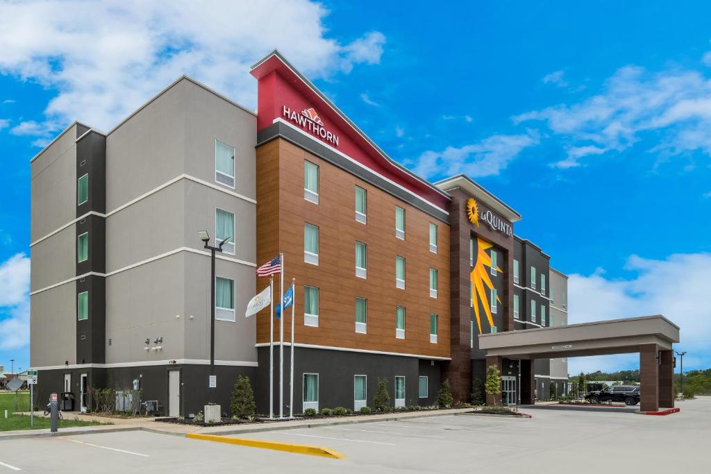 Una representación del Hampton Inn Suites Yakima en Hawthorn Extended Stay by Wyndham Sulphur Lake Charles, en Sulphur