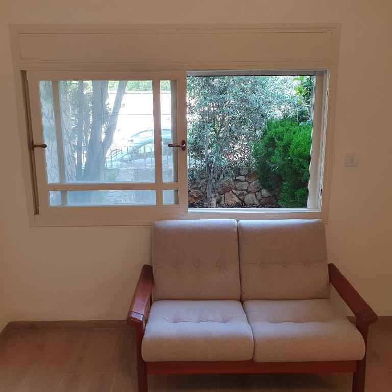 Posezení v ubytování היחידה בגומא
