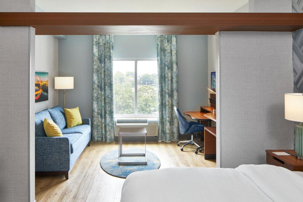 Fairfield Inn and Suites by Marriott Nashville Downtown/The Gulch - 