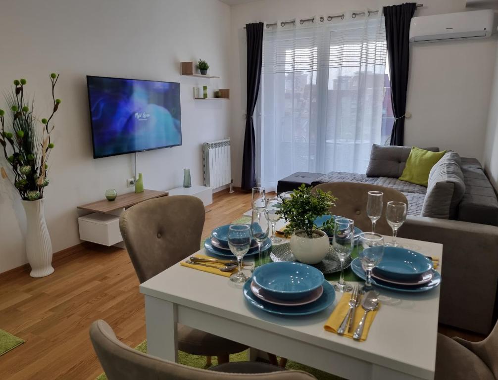 Modern & Trendy Apartment