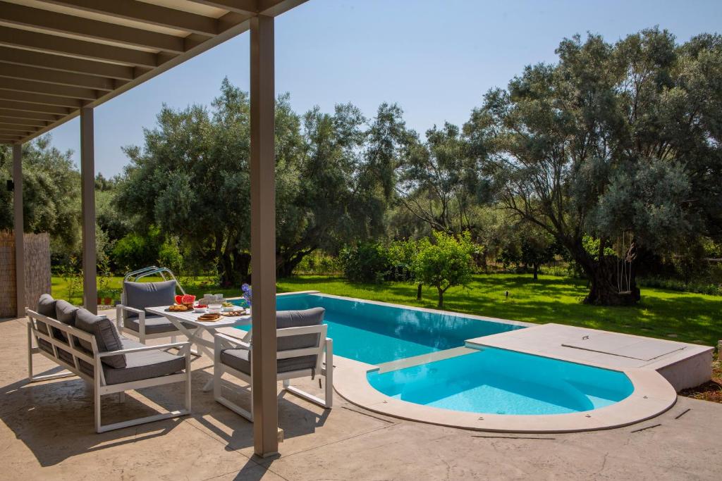 Bazén v ubytovaní Averto Villas with private pool alebo v jeho blízkosti