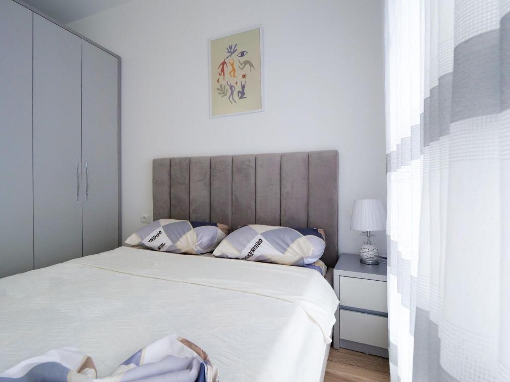 New and Comfy Studio with Mountain View at 'Mangalem21 Complex' - Imazhi 2