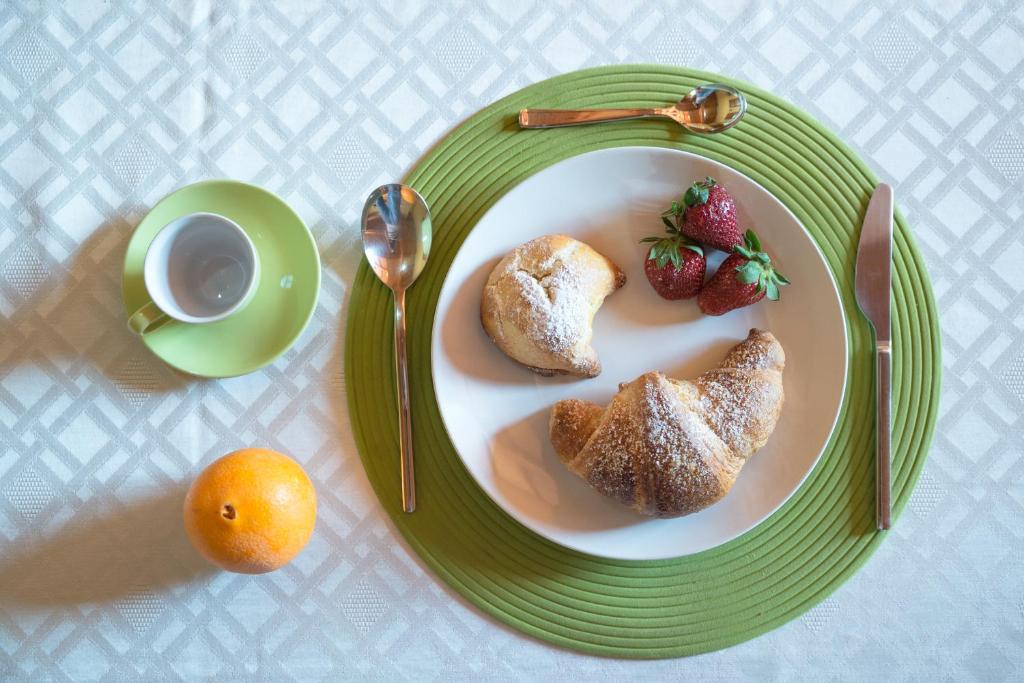 Jedlo v ubytovaní bed & breakfast alebo blízkom okolí