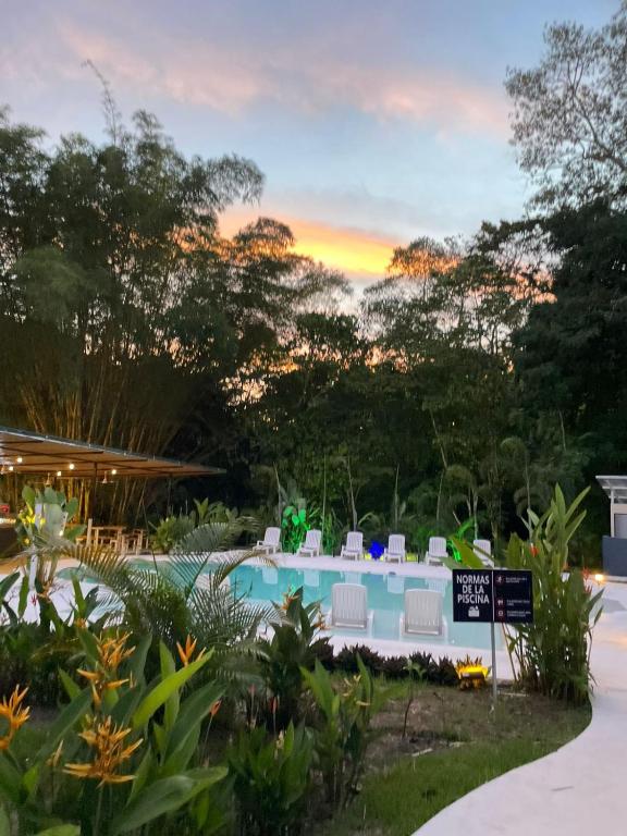 Bazén v ubytování Grand Park Manuel Antonio - Adults Only nebo v jeho okolí