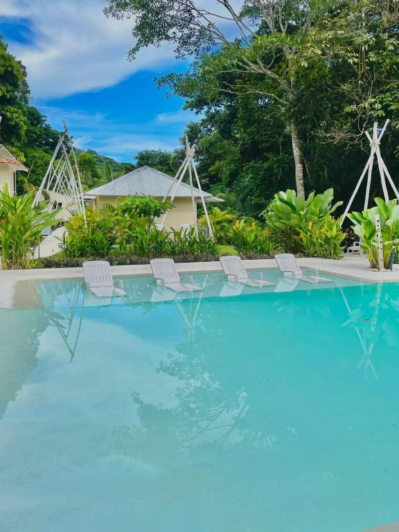 Bazén v ubytování Grand Park Manuel Antonio - Adults Only nebo v jeho okolí