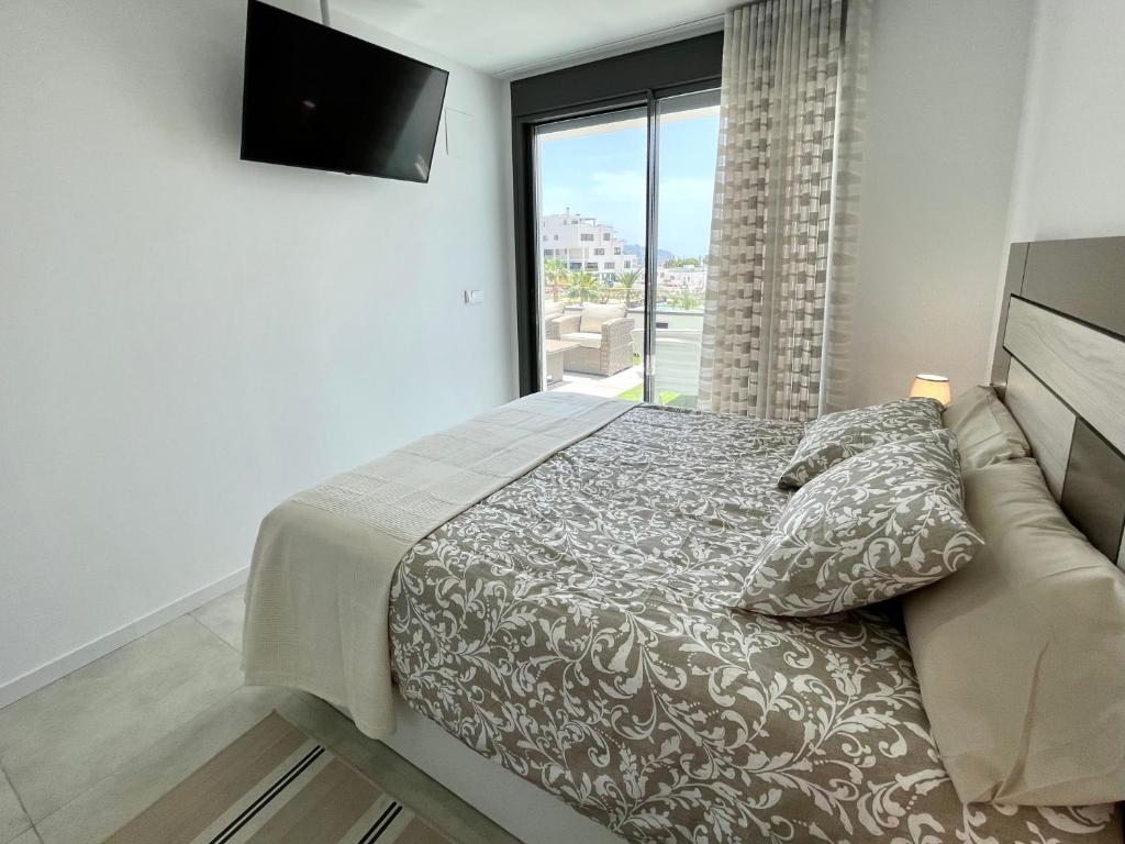Postel nebo postele na pokoji v ubytování SEASCAPE LUXURY APARTMENT