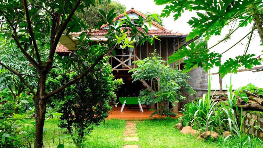 Zahrada ubytování Plei Homestay & Café