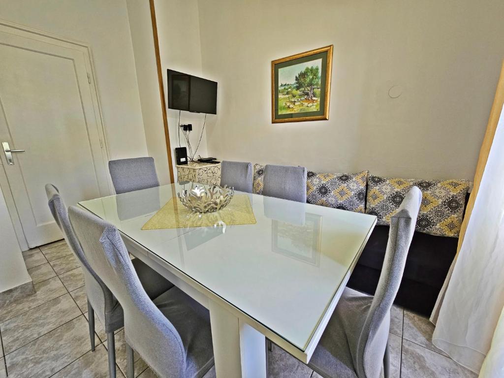 TV a/nebo společenská místnost v ubytování Apartment Nina Marie