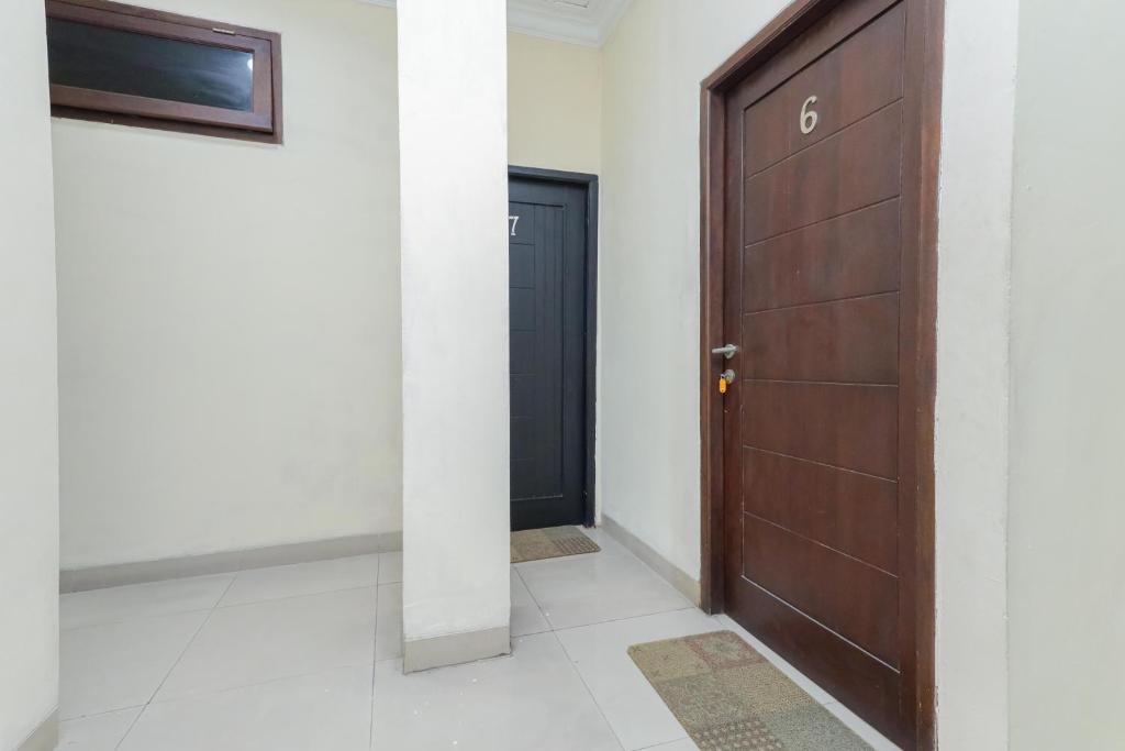 Fotografie z fotogalerie ubytování RedDoorz Syariah near Stasiun Karet v destinaci Jakarta