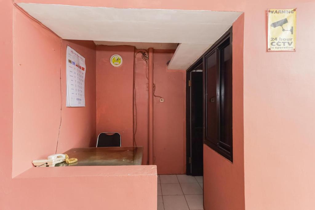 Fotografie z fotogalerie ubytování RedDoorz Syariah near Stasiun Karet v destinaci Jakarta