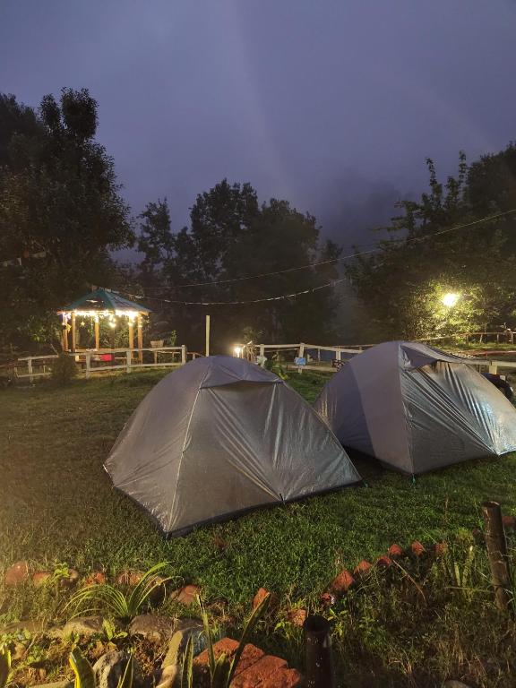 Zahrada ubytování Monkey Mud House and Camps, Bir