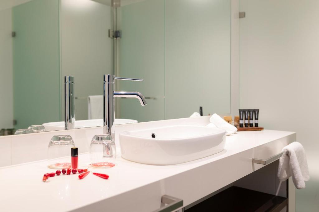 East Hotel and Apartments - Resim 30