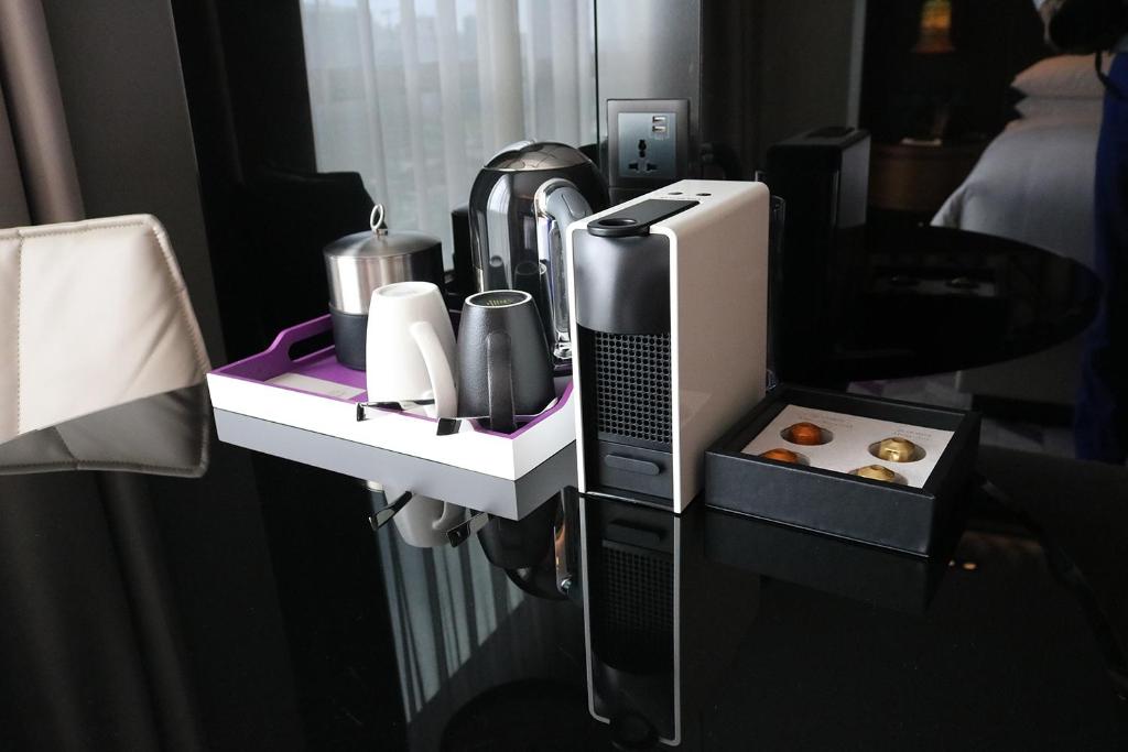 Příslušenství pro přípravu čaje a kávy v ubytování Renaissance Nanning Hotel