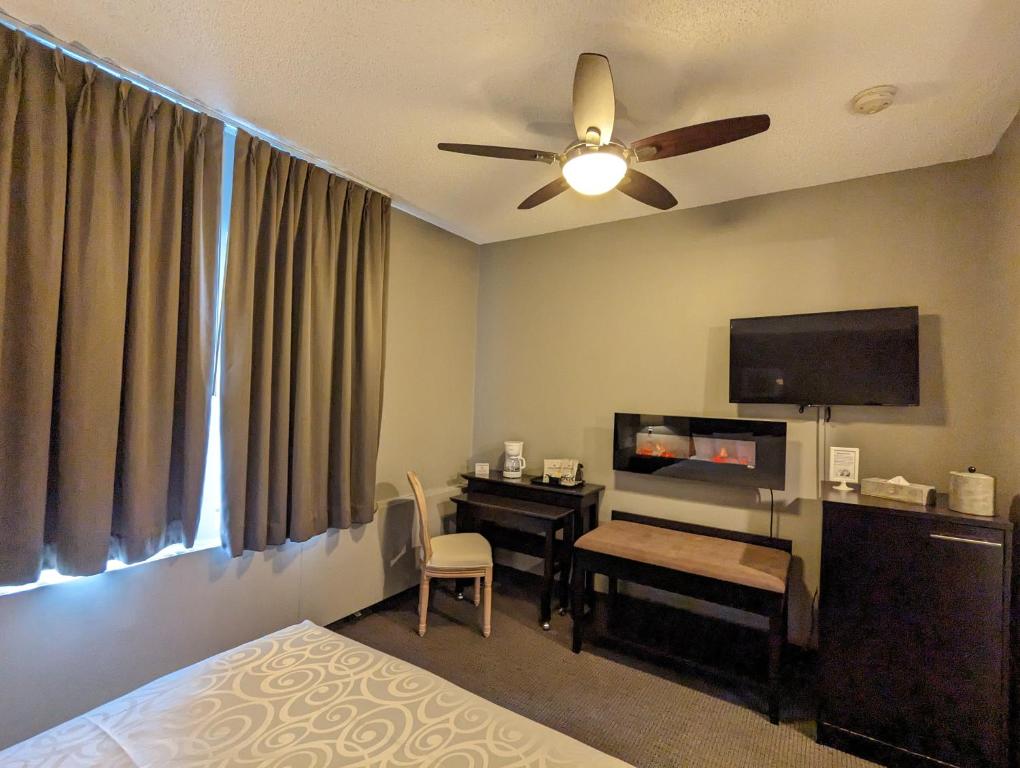 King Edward Hotelにあるベッド